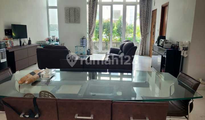 Quick Sale, Neat Move-In Ready Semi-Furnished House in Springhill Golf Residences, Negotiable 2