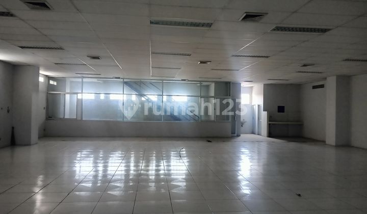 Ruang Usaha Di Wilayah Tanah Abang Dan Akses Mudah, Cocok Untuk Kantor 2