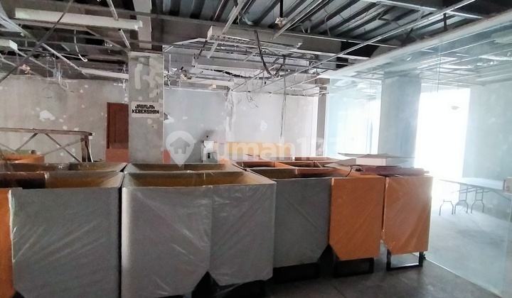 Ruang Usaha Di Wilayah Pluit, Akses Mudah, Disewakan Dalama Keadaan Kosong ( Bare ) 1