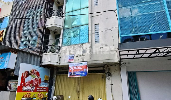 Shop House in the Taman Palem Lestari Area, Located on the Main Road, Suitable for Various Businesses
