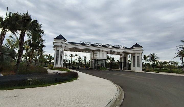 White Sand Villa Plot 6, with Lake View, Strategic and Comfortable Location for Living