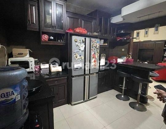 Ready-to-Live Home in Pantai Indah Kapuk Area with Scenic Lake View Ready-to-Live Home in Pantai Indah Kapuk Area with Scenic Lake View