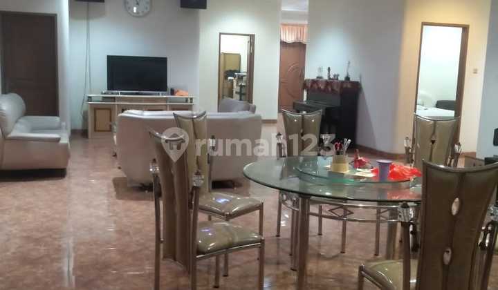 Old House in Muara Karang Area, Access Close to Market and Culinary Center in Muara Karang 2