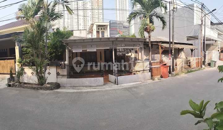 Old House in Muara Karang Area, Easy Access Near Baywalk Mall 2