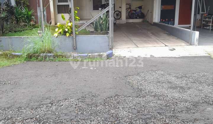 Rumah minimalis di Kompleks Panorama Tapos 1