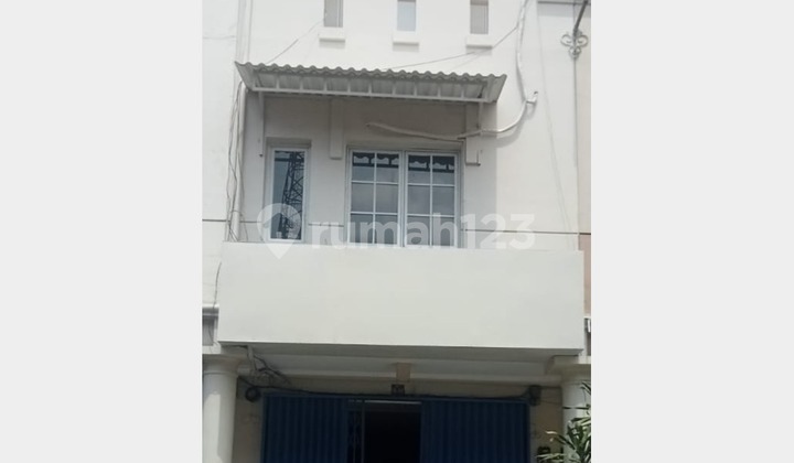 Strategic Shop House Flanked by 4 Busiest Places in Lippo Cikarang.