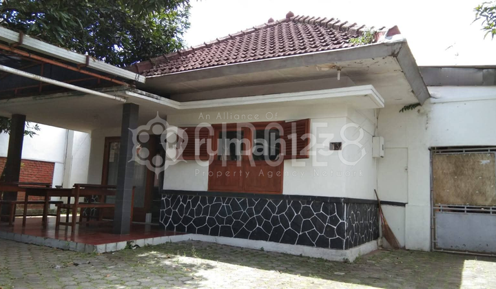 Feel a Classy Life in a Classic Modern Style Luxury Home at Talaga Bodas, Bandung