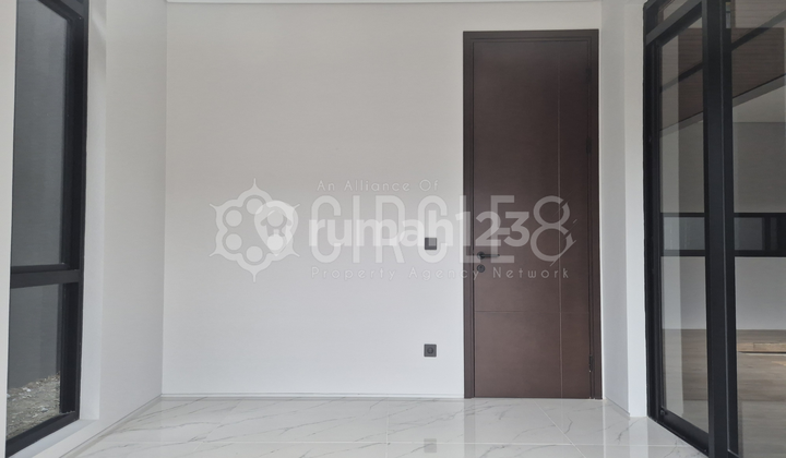 Rumah Elite Dekat Pusat Bisnis di Kota Baru Parahyangan, Bandung