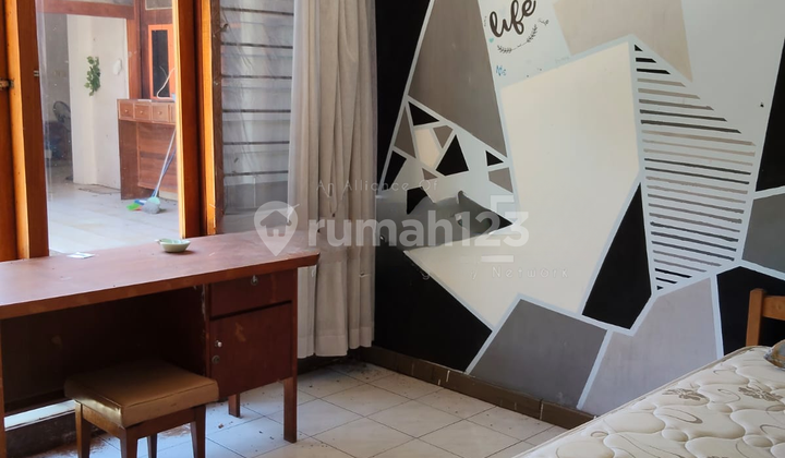 Rumah terawat dengan carport luas di Setrasari Bandung