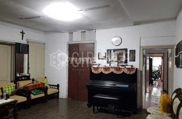 Rumah Ditengah Kota, Lengkap Dengan Furniture Sayap Riau, Bandung 2