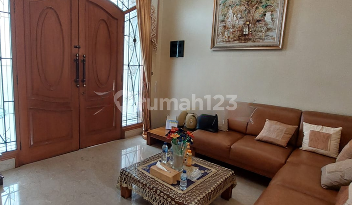 Rumah Cantik Modern Klasik di Batununggal Bandung