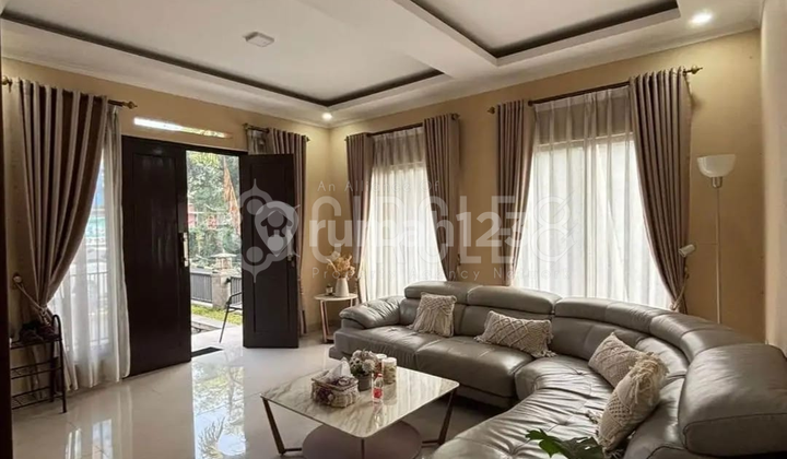 Rumah Megah Bergaya Modern di Setra Duta, Bandung Rumah Megah Bergaya Modern di Setra Duta, Bandung