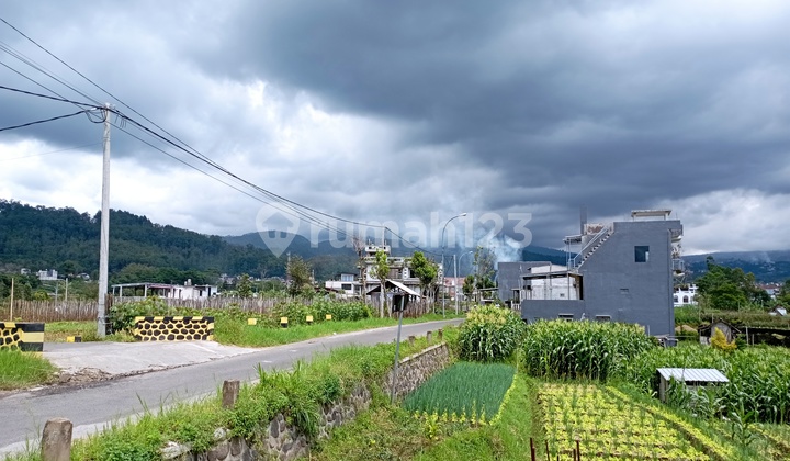 Panoramic Mountain View Shopping Center Area