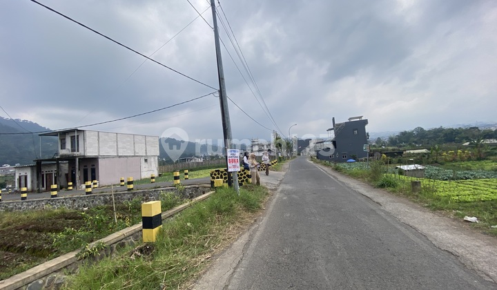 Villa Batu Metro Near Batu Square Swimming Pool