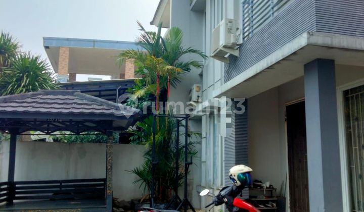 Dijual Rumah 2Lt di Legenda Wisata 2