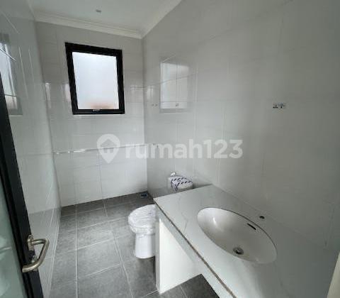 Dijual Rumah 2lt Siap Huni Di Raffles Hill 2