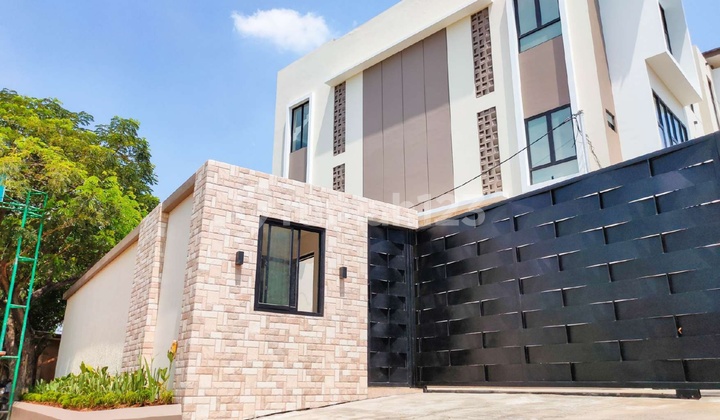 For Quick Sale: 3 Boarding Buildings and Vacant Land Ready for Construction in Karawang Industrial Area 2