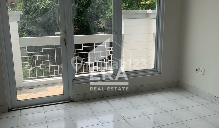 Disewakan Rumah 2Lt di Legenda Wisata 2