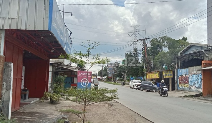 Dijual Rumah Tua Dan Ex Showroom Di Wanaherang