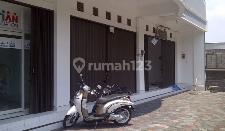 2-Story Shop House in a Strategic Location Near Maguwoharjo Stadium, Sleman 2