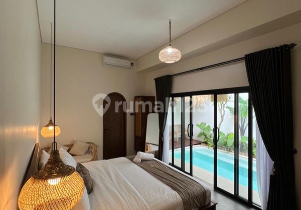 Premium Furnished Villa Investment with 5 Bedrooms & Swimming Pool in Donotirto, Kasihan Location Premium Furnished Villa Investment with 5 Bedrooms & Swimming Pool in Donotirto, Kasihan Location