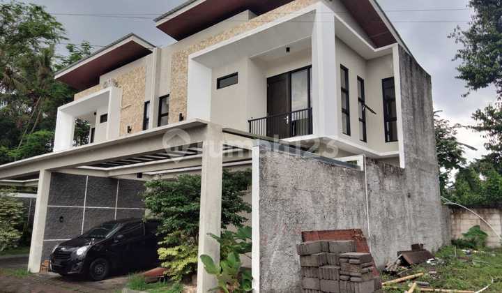 Rumah 2 lantai di dalam Cluster Harga Promo Hanya 1 Miliar, Lokasi Strategis Akses Mudah Ke Ugm Dan Uii