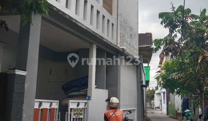 Kost Aktif 2 Lantai Lokasi Strategis Cocok Untuk Investasi di Tamanan Banguntapan Bantul