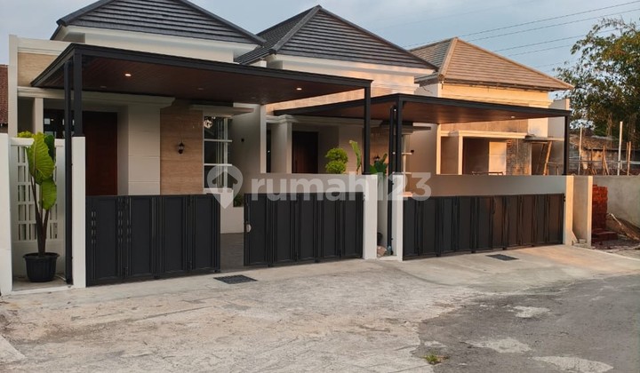 Rumah Siap Huni Lokasi Strategis Dekat Kampus UII Ngaglik Sleman Rumah Siap Huni Lokasi Strategis Dekat Kampus UII Ngaglik Sleman