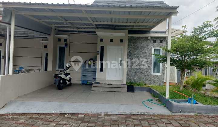Rumah Cantik Minimalis Dalam Perum di Villa Argomulyo Sedayu Bantul Rumah Cantik Minimalis Dalam Perum di Villa Argomulyo Sedayu Bantul