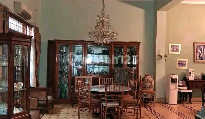 Menteng, Rumah Lama, Jalan.lebar 2 Arah