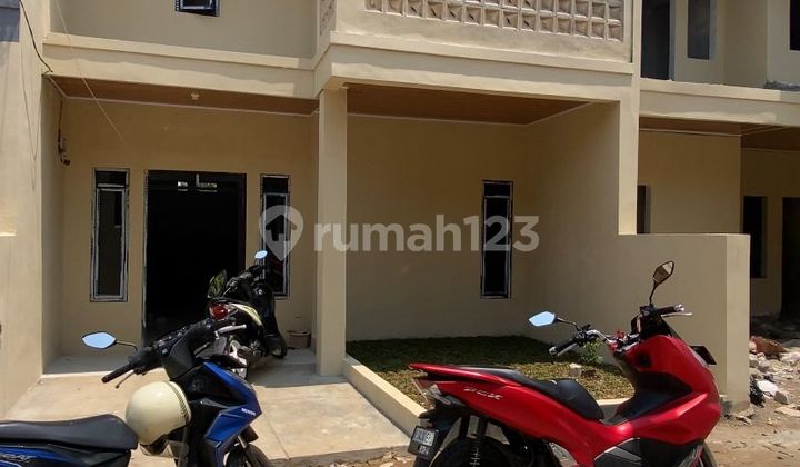 Modern minimalist style 2-story house with SHM certificate in a strategic location Modern minimalist style 2-story house with SHM certificate in a strategic location