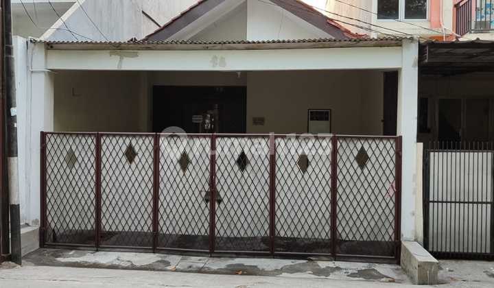 Disewakan Rumah di Bcs, Kelapa Gading Jakarta