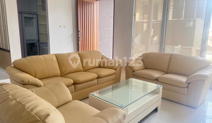 For Rent House Kelapa Gading Nias 3+1 Br 2