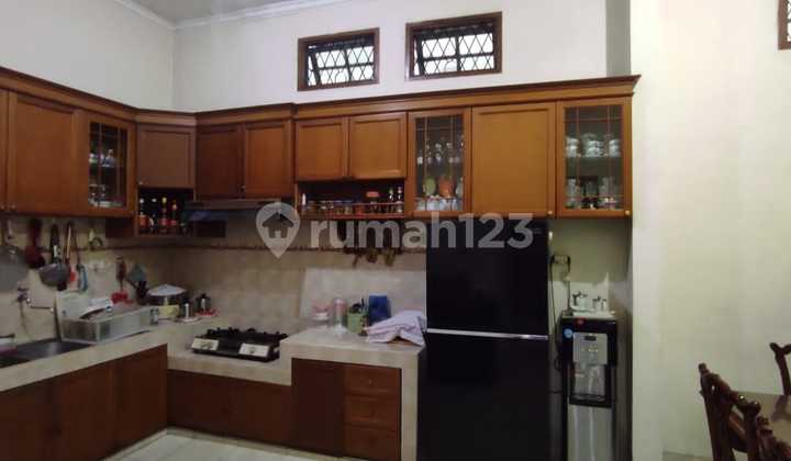 House by the Main Road, Alur Laut, Flood-Free