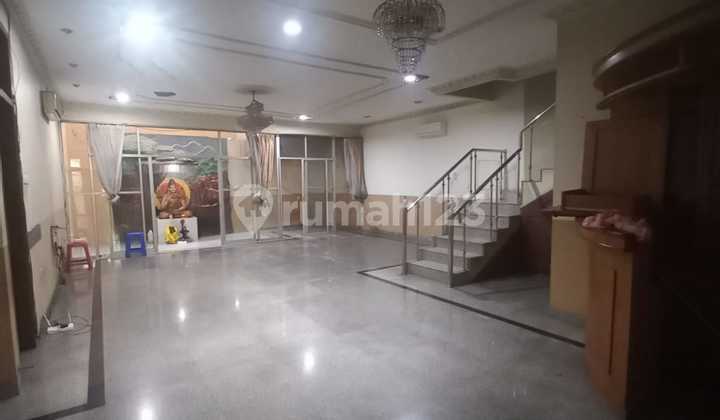 Dijual Rumah Tua di Gading Kirana 3 Row Mobil