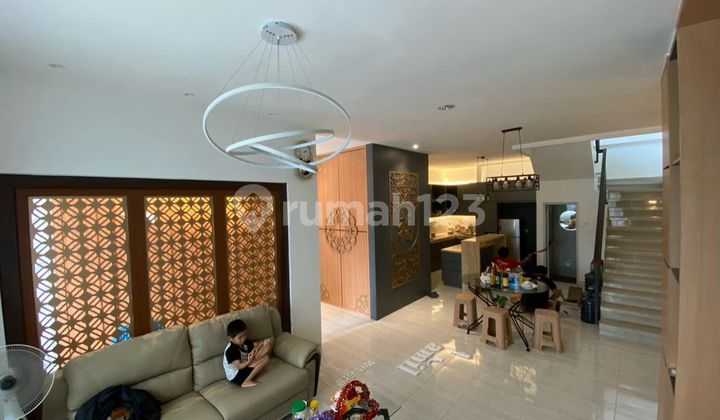 For Sale at a Loss 3.5-Story House Cendrawasih Residence, West Cengkareng Street, Jakarta Barat 2