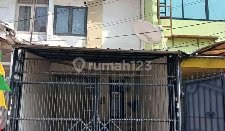 For Sale House in Taman Palem Lestari Block E, West Jakarta