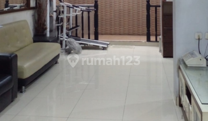 Disewa Rumah 2 Lt Taman Surya 5, Jakbar