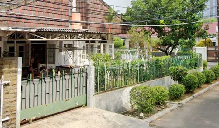 RUMAH LAMA HOOK TANAH LUAS DALAM KOMPLEK STRATEGIS di PANCORAN JAKARTA SELATAN RUMAH LAMA HOOK TANAH LUAS DALAM KOMPLEK STRATEGIS di PANCORAN JAKARTA SELATAN