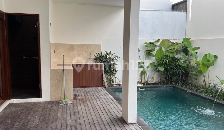 Villa Di Taman Seminyak Badung Bali 