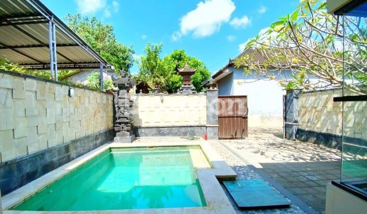 RUMAH SEMI VILLA FOR RENT AT TAMAN GIRI RUMAH SEMI VILLA FOR RENT AT TAMAN GIRI