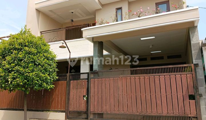 Rumah Mewah 2 Lantai Tengah Kota Jeruk Semarang 1