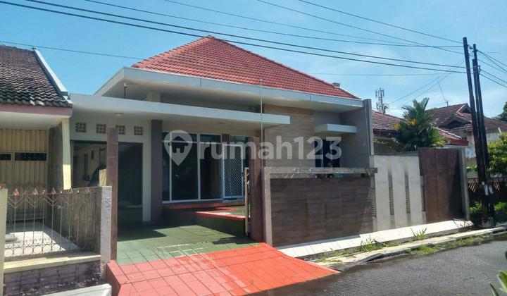 Rumah Terawat Letak Strategis Siap Huni di Semarang Utara 1
