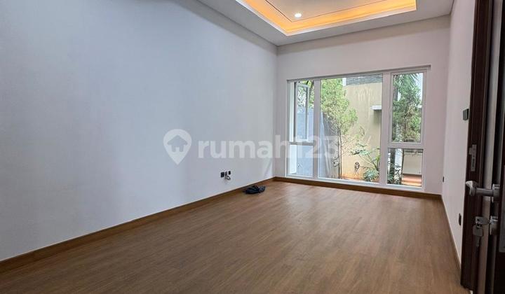 Beautiful Corner House Ready to Live in at The Icon, BSD City - Tangerang 2