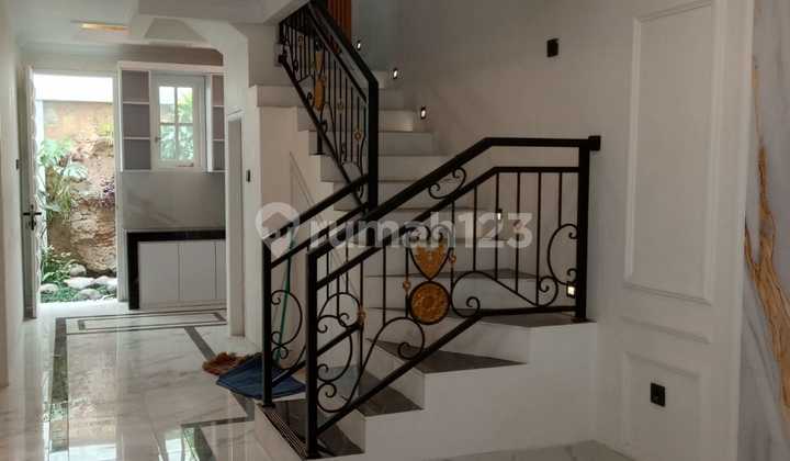 Luxury 3-Story Townhouse in Jagakarsa Complex - South Jakarta 2