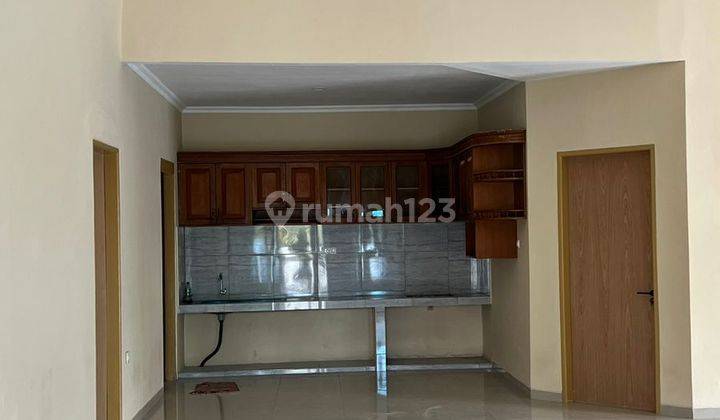 Disewakan Rumah Hook Siap Huni di Taman Royal, Tangerang 2