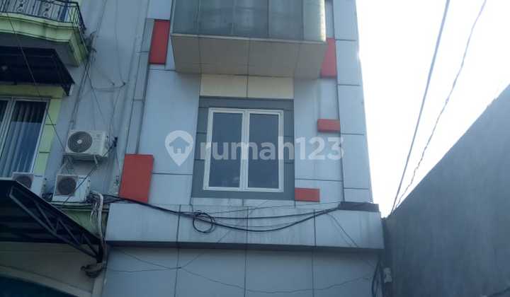 For Rent: 4.5-Story Shop House with Spacious Parking in Pejaten, Pasar Minggu, South Jakarta