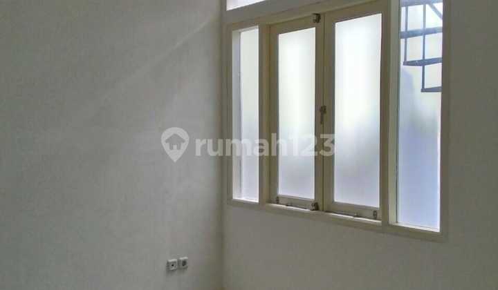 Nice House In a Ready-to-Occupy Cluster with a Strategic Location in Graha Bintaro, South Tangerang 2