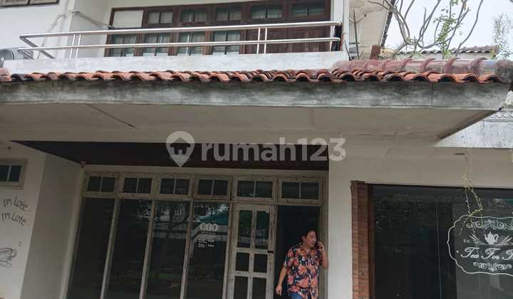 Nice House Strategic Location in Kemang, South Jakarta 2