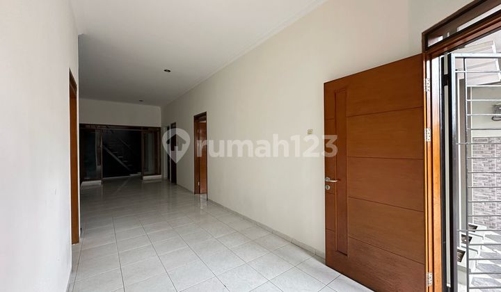 Single-Story House Taman Holis Indah Bandung 2